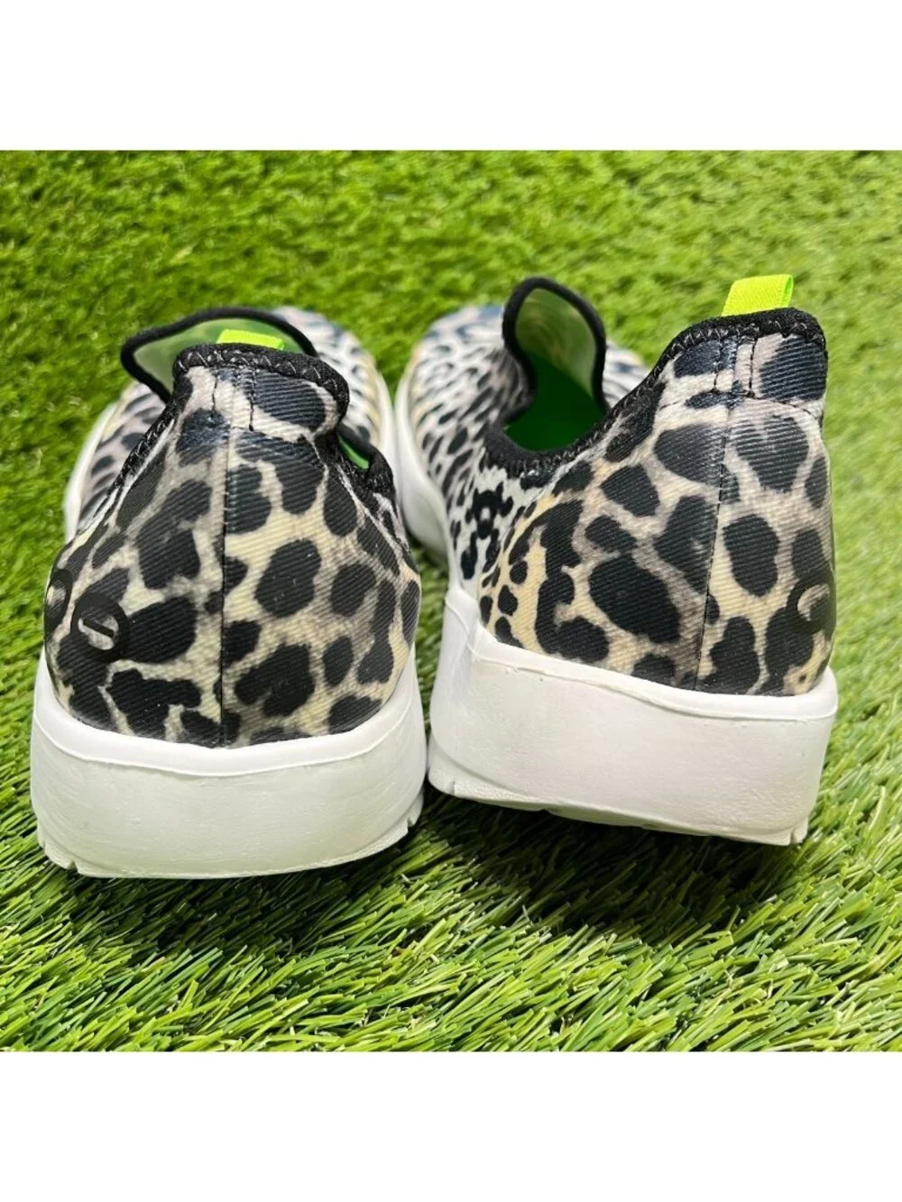 Oofos OOmg Eezee Leopard Print Womens Size 10 Black White Casual Slip On Shoes